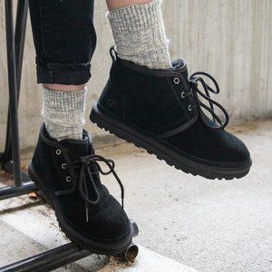 UGG Women Neumel Chukka Black Boots US Size 9.5 *Gently used*